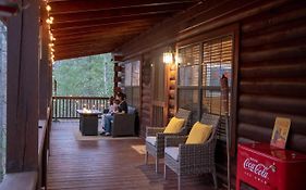 Three Dog Night - Pet-Friendly Cabin With Hot Tub